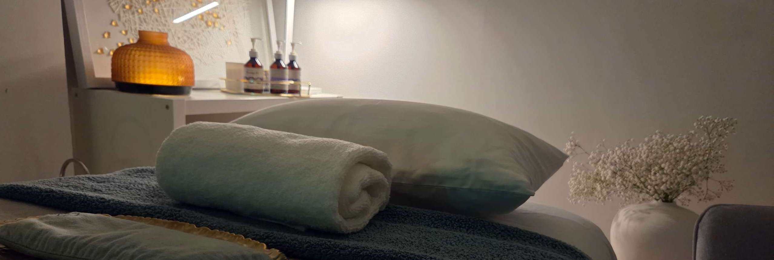 Revive Jaw Face & Body Rituals | Reading [ Book now ]